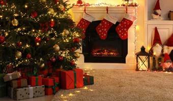 Comment organiser un Noël sans stress avec un bébé ou un jeune enfant